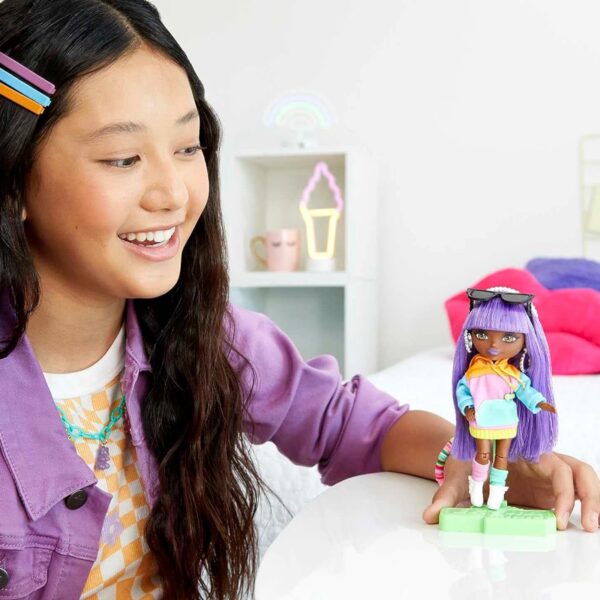 Barbie Extra Minis– Pelo morado - Imagen 5