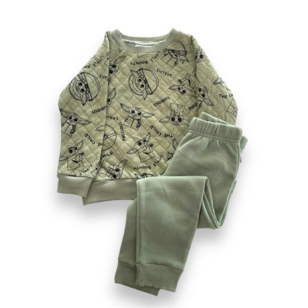 Conjunto Niño Polerón y Jogger Baby Yoda