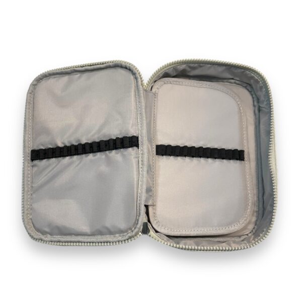 Estuche 100 Pens Dynamic Silver Kipling - Imagen 2